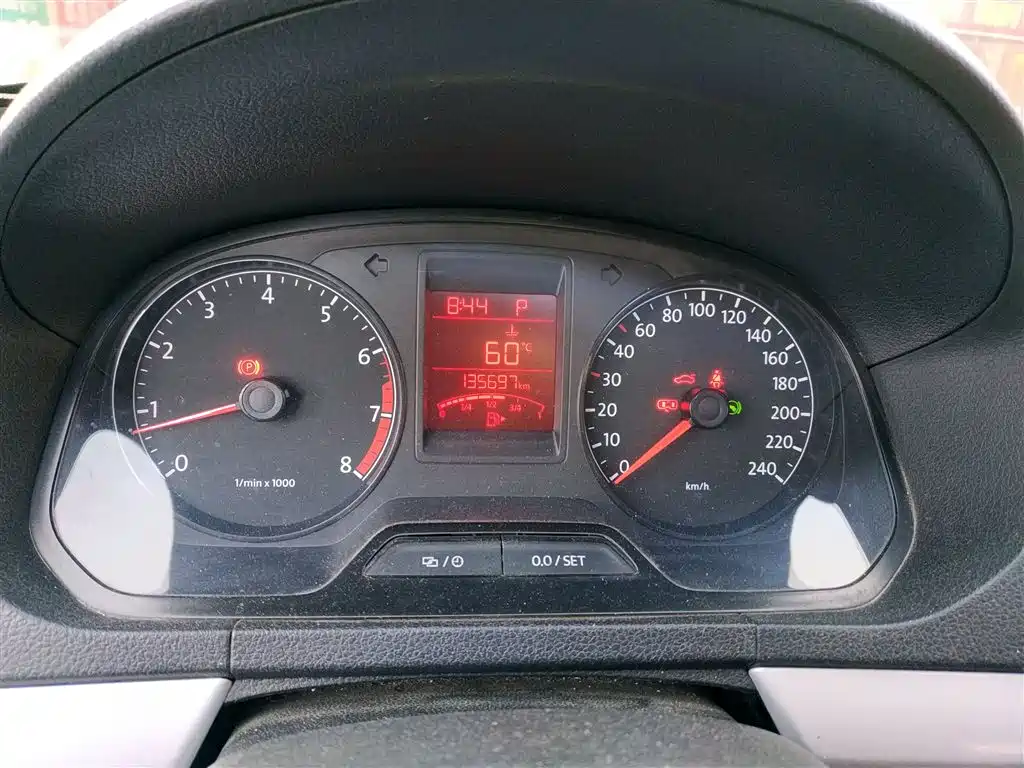Volkswagen Jetta 2013 1.6L Automatic Comfort фото 5