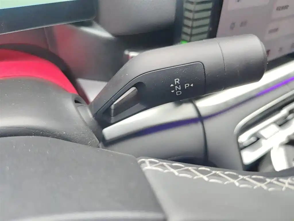 Geely Galaxy Galaxy A7 2025 EM-i 70km Luxury Edition фото 10