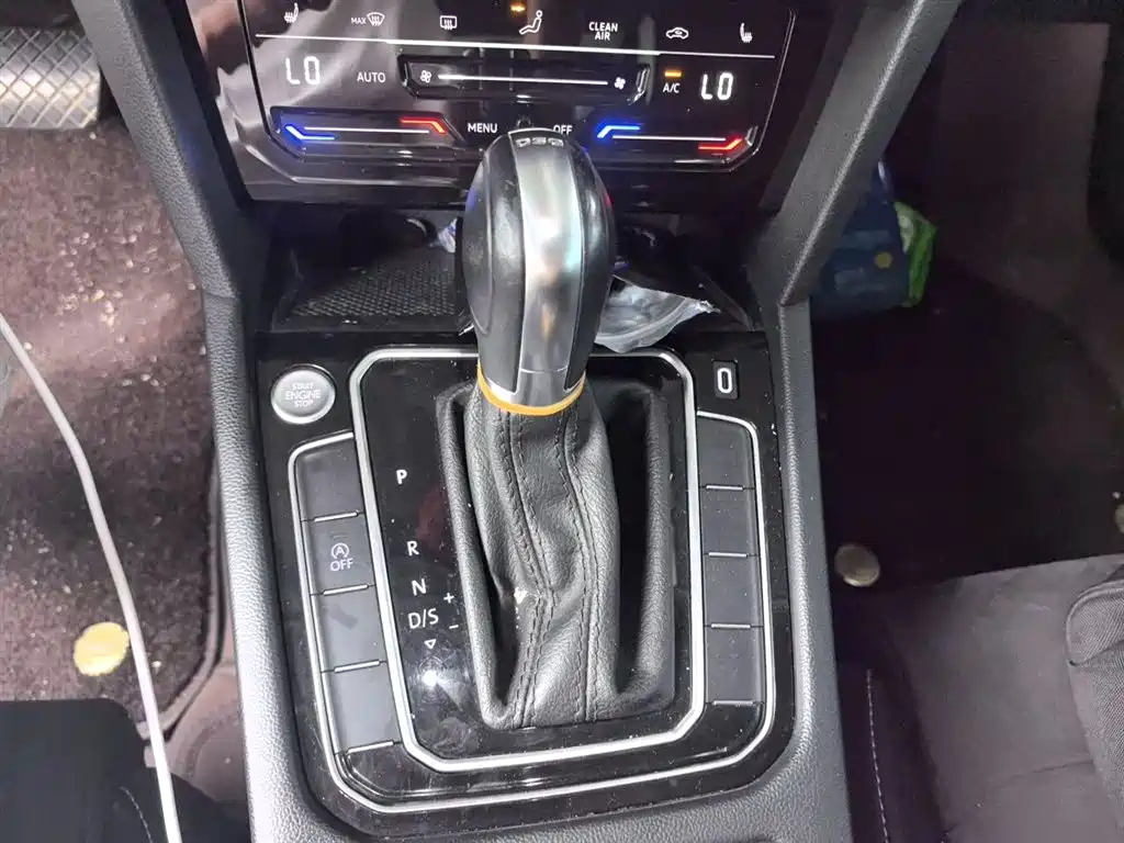 Volkswagen Magotan 2020 330TSI DSG Luxury фото 10