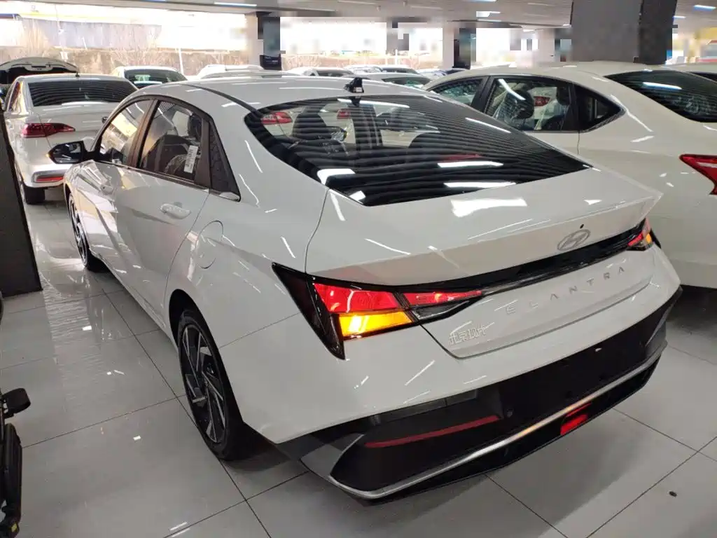 MODERN ELANTRA