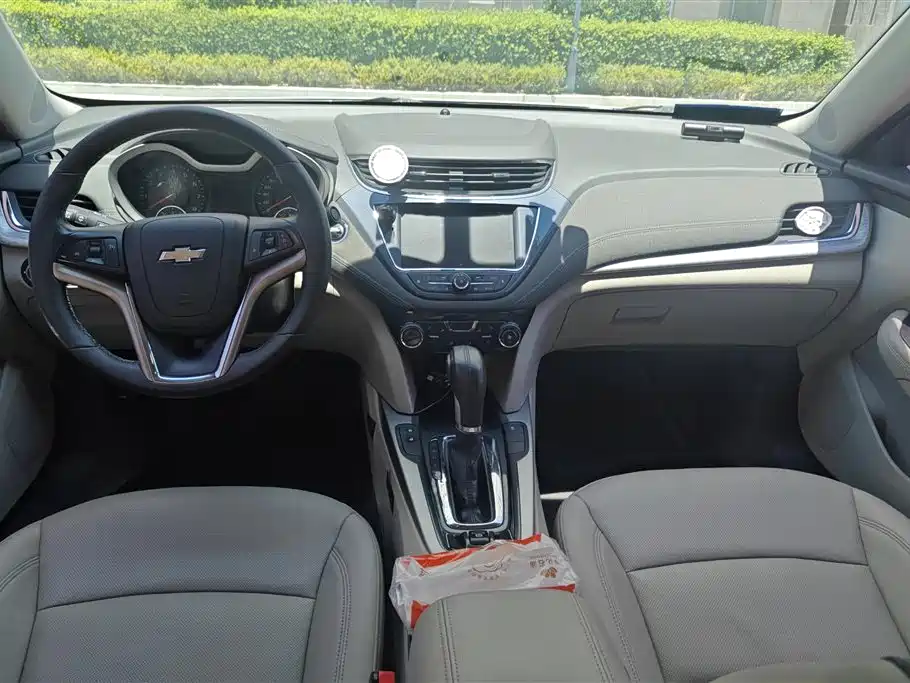 Chevrolet Malibu 2016 2.0L Automatic Luxury фото 16