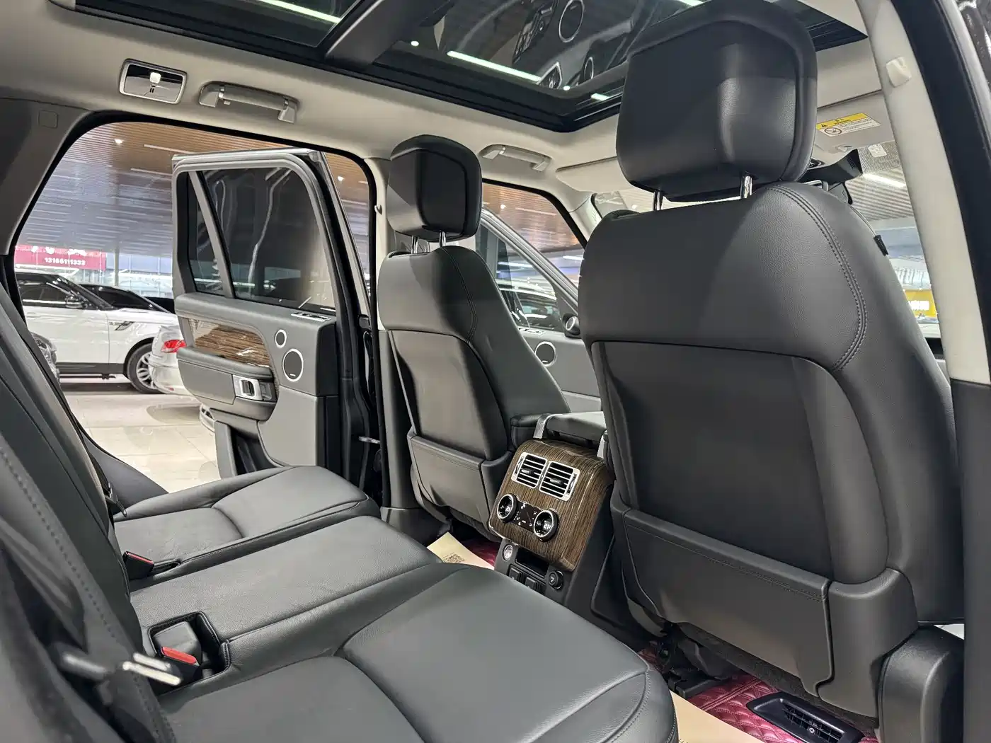 Land Rover Range Rover 2019 3.0 SC V6 Golden Age Edition фото 13