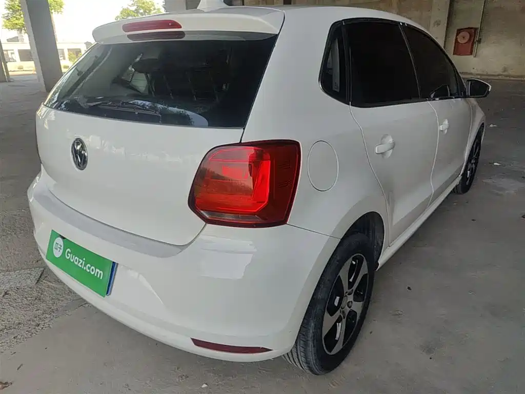Volkswagen Polo 2016 1.4L Manual Trend фото 8