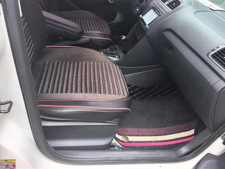 Volkswagen Polo 2013 1.4L Automatic Comfort Edition фото 8