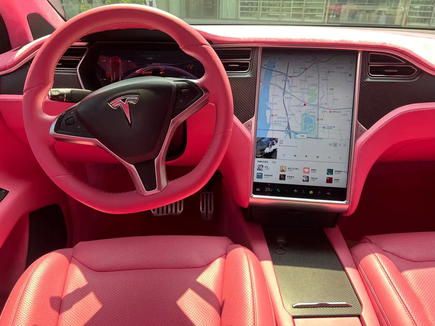 TESLA MODEL X
