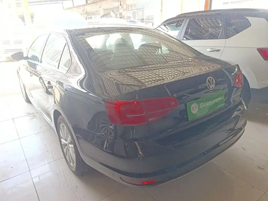 Volkswagen Sagitar 2015 1.6L Manual Comfort фото 5