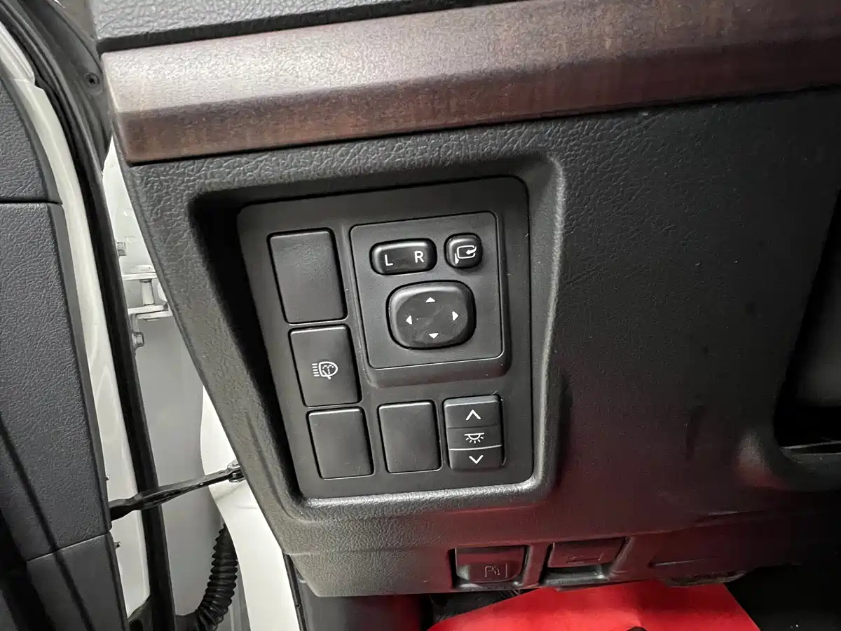 Toyota Prado 2014 4.0L Automatic TX-L фото 5