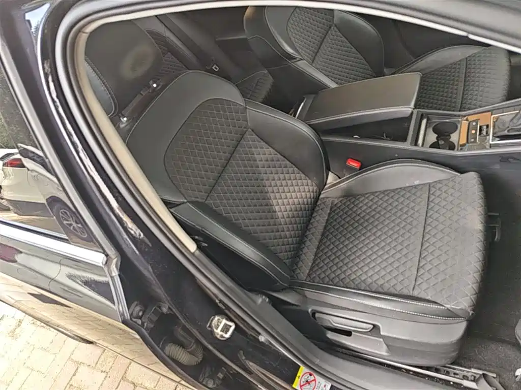 Škoda Superb 2016 TSI280 DSG Pioneer Edition фото 25