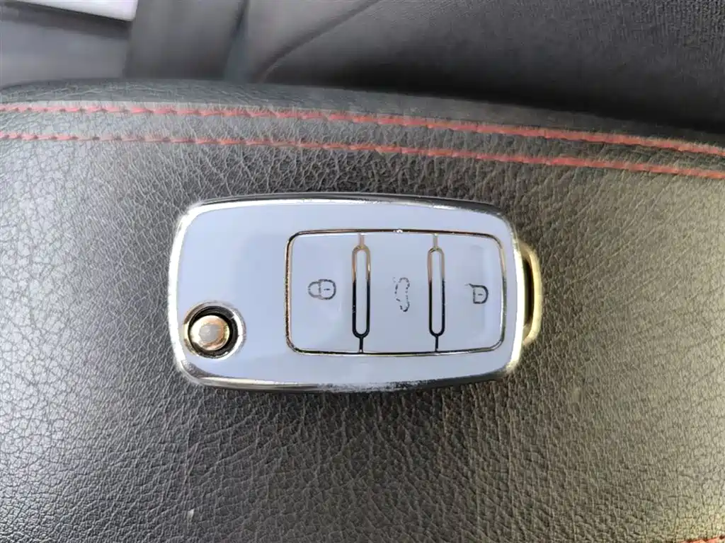 Volkswagen Santana 2015 1.4L Manual Trend Edition фото 9