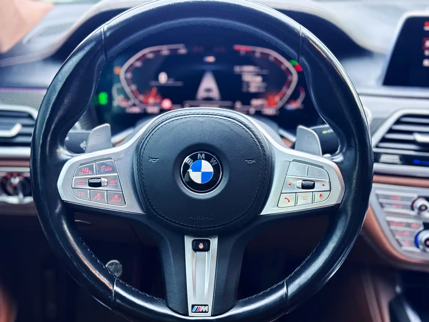 BMW 7 Series 2019 740Li xDrive Executive M Sport Package фото 18