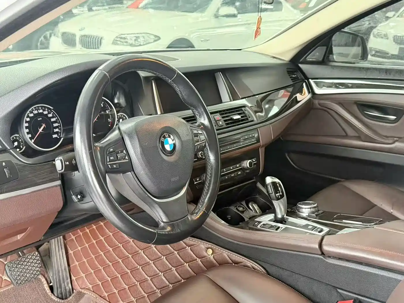 BMW 5 Series 2017 525Li Luxury Design Package фото 4