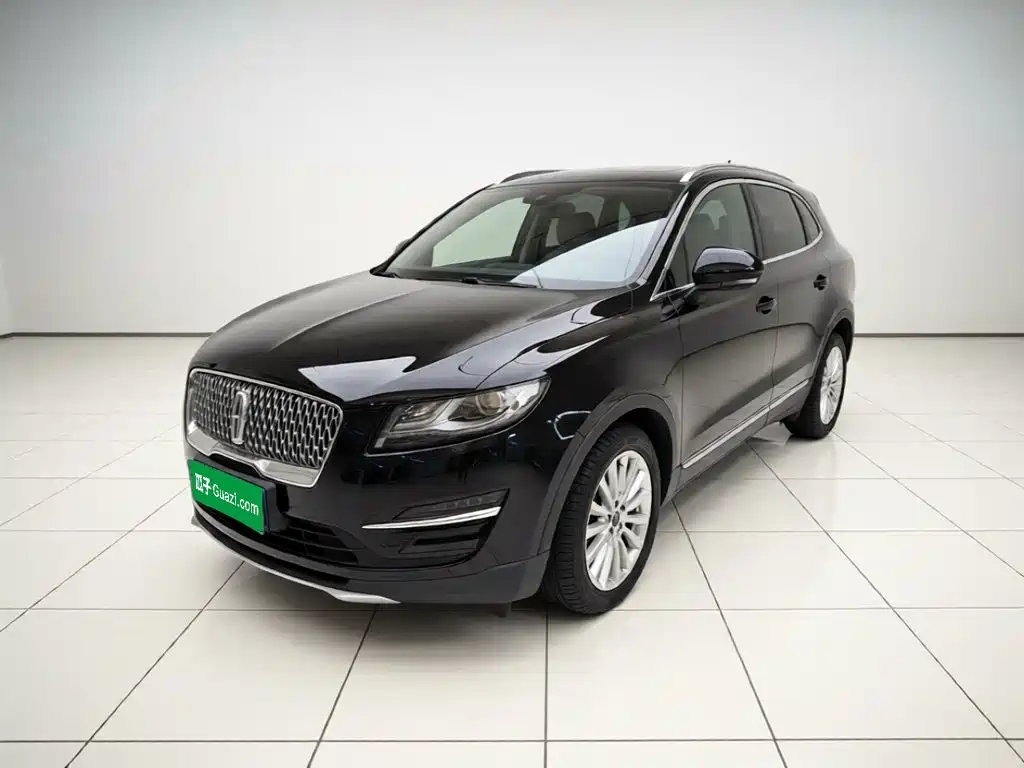 Фото 1 - Lincoln MKC