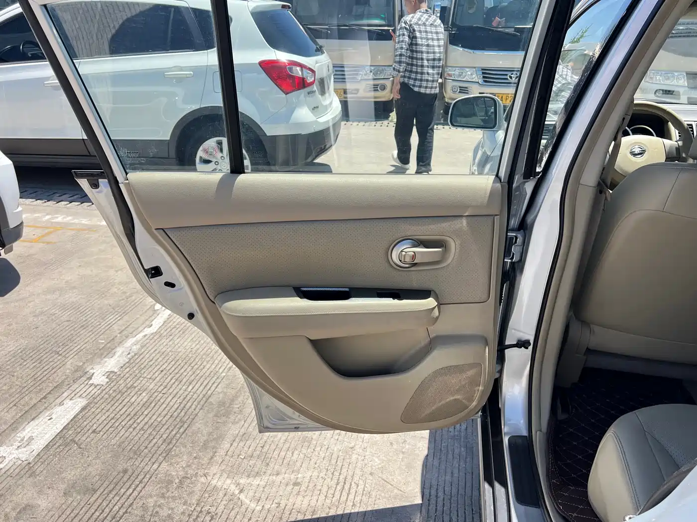 Nissan Tiida 2011 2011 1.6L CVT Luxury