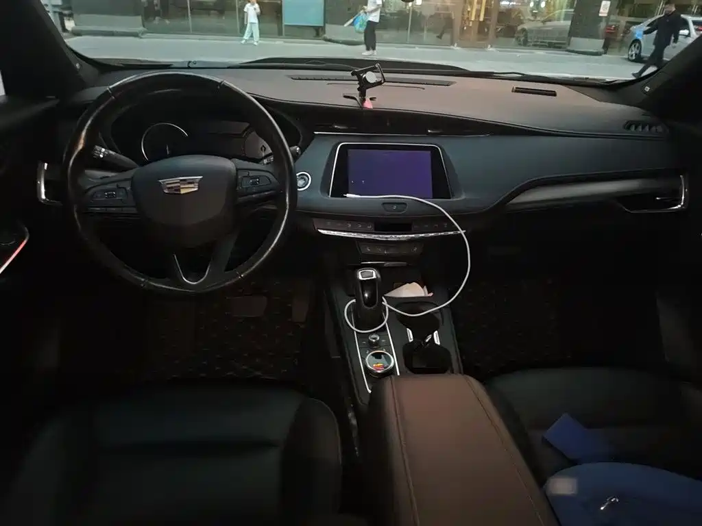 Cadillac XT4 2018 28T FWD Leading Edition фото 10