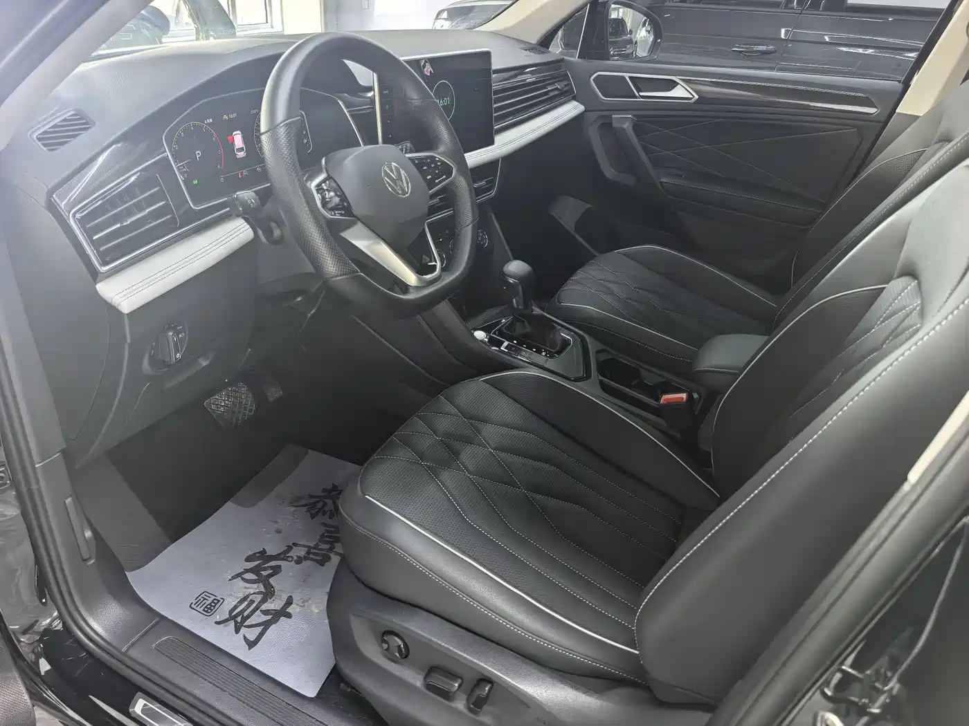 Фото 7 - Volkswagen Tiguan L