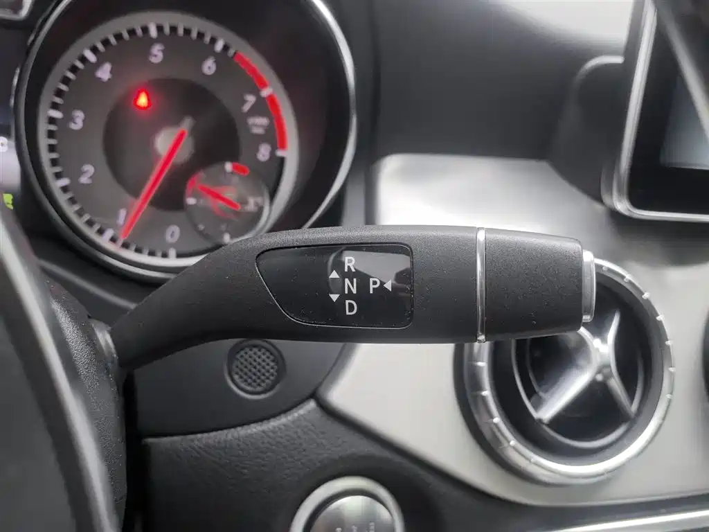 Mercedes-Benz CLA (Import) 2015 CLA 220 4MATIC фото 13