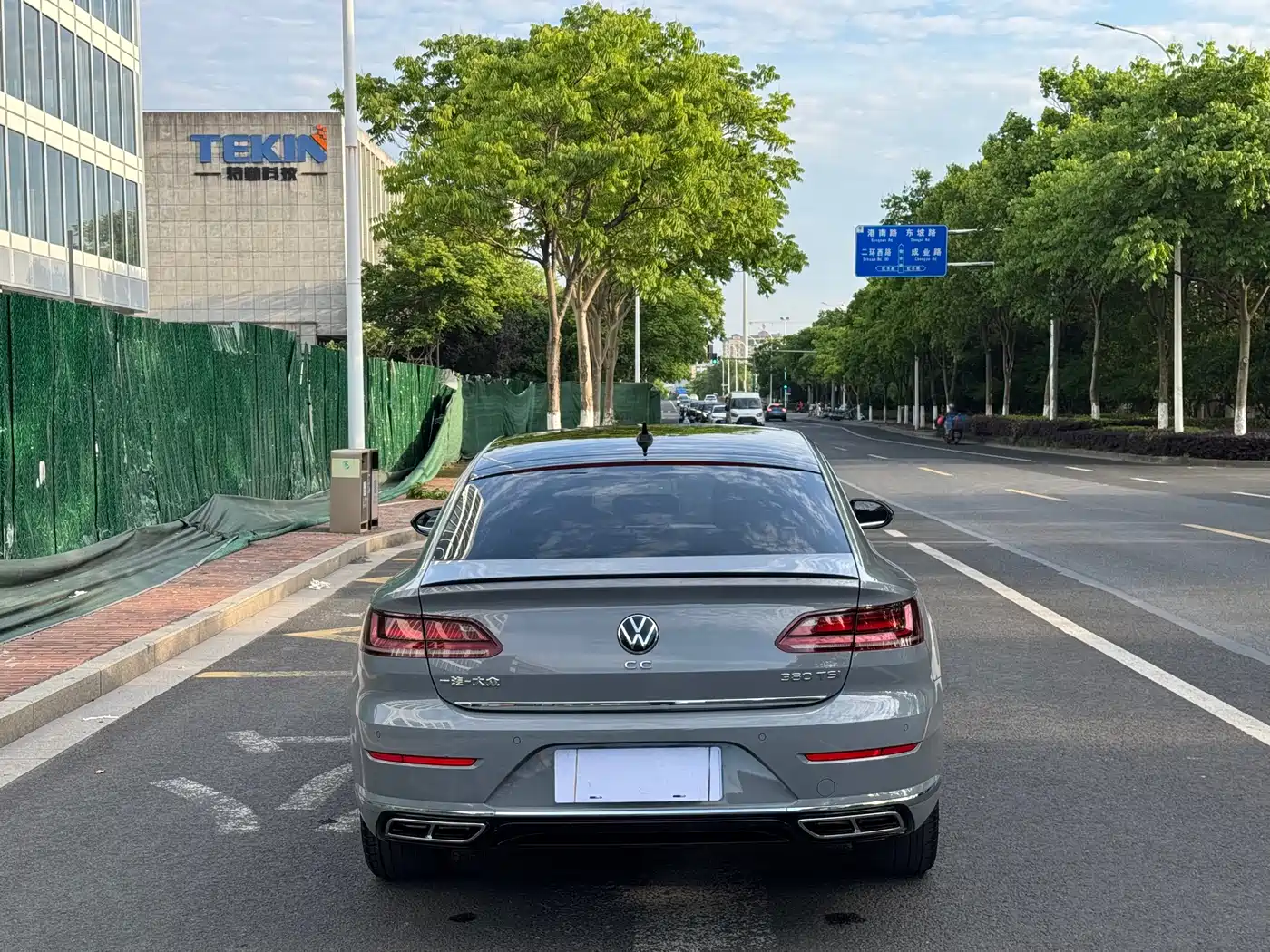 Volkswagen FAW-Volkswagen CC 2023 380TSI Eye-catching Edition фото 3