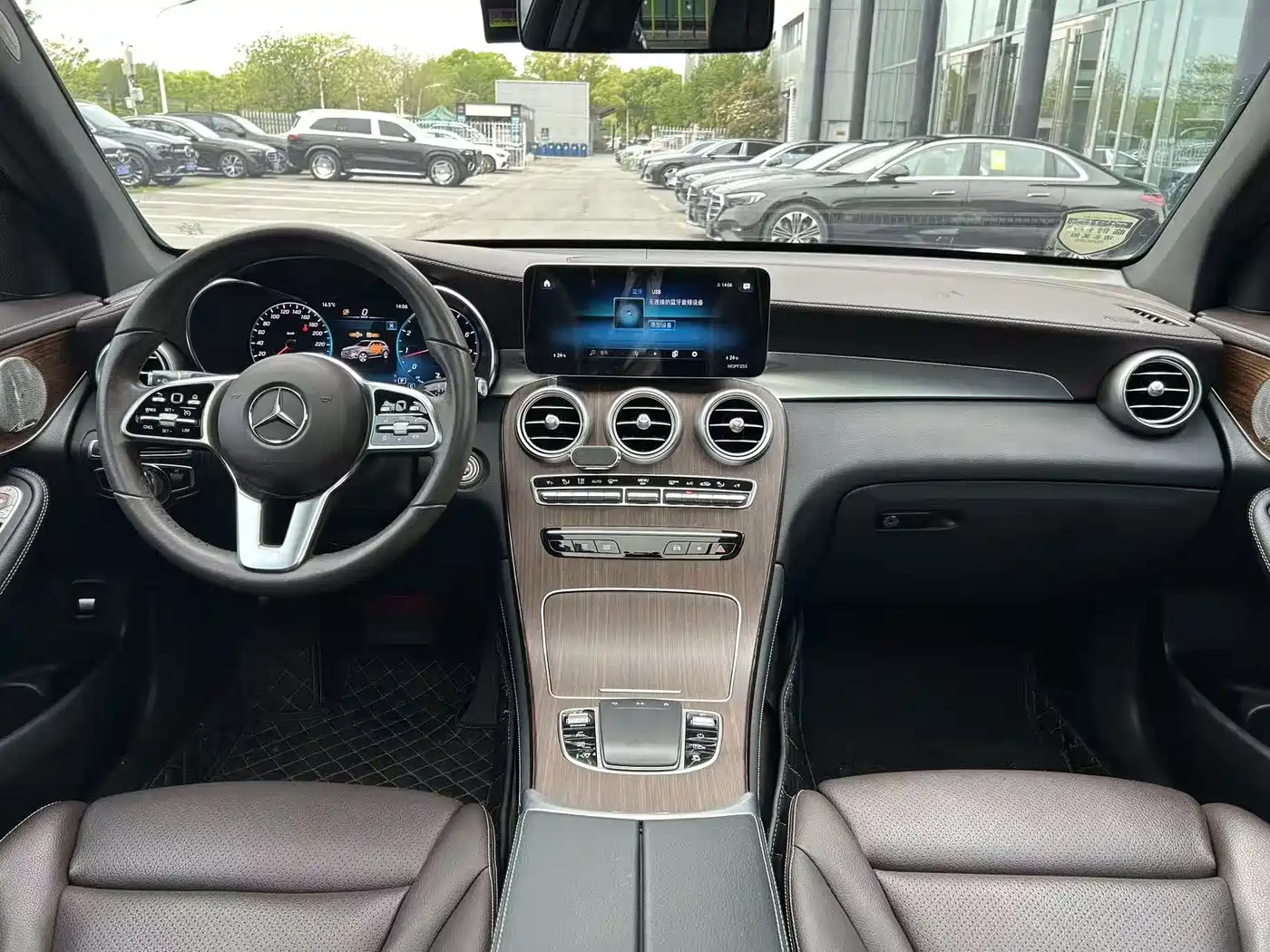 Mercedes-Benz GLC 2021 GLC 300 L 4MATIC Sporty фото 16
