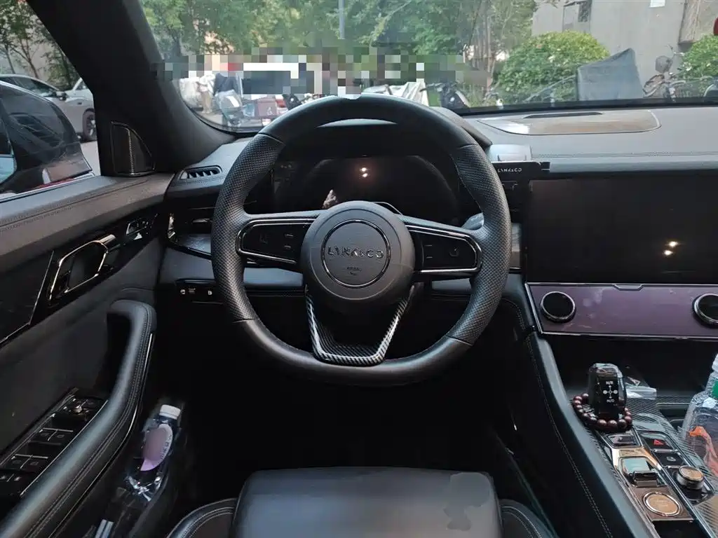 Lynk & Co 09 EM-P 2021 2.0T PHEV Halo 6-seater фото 11