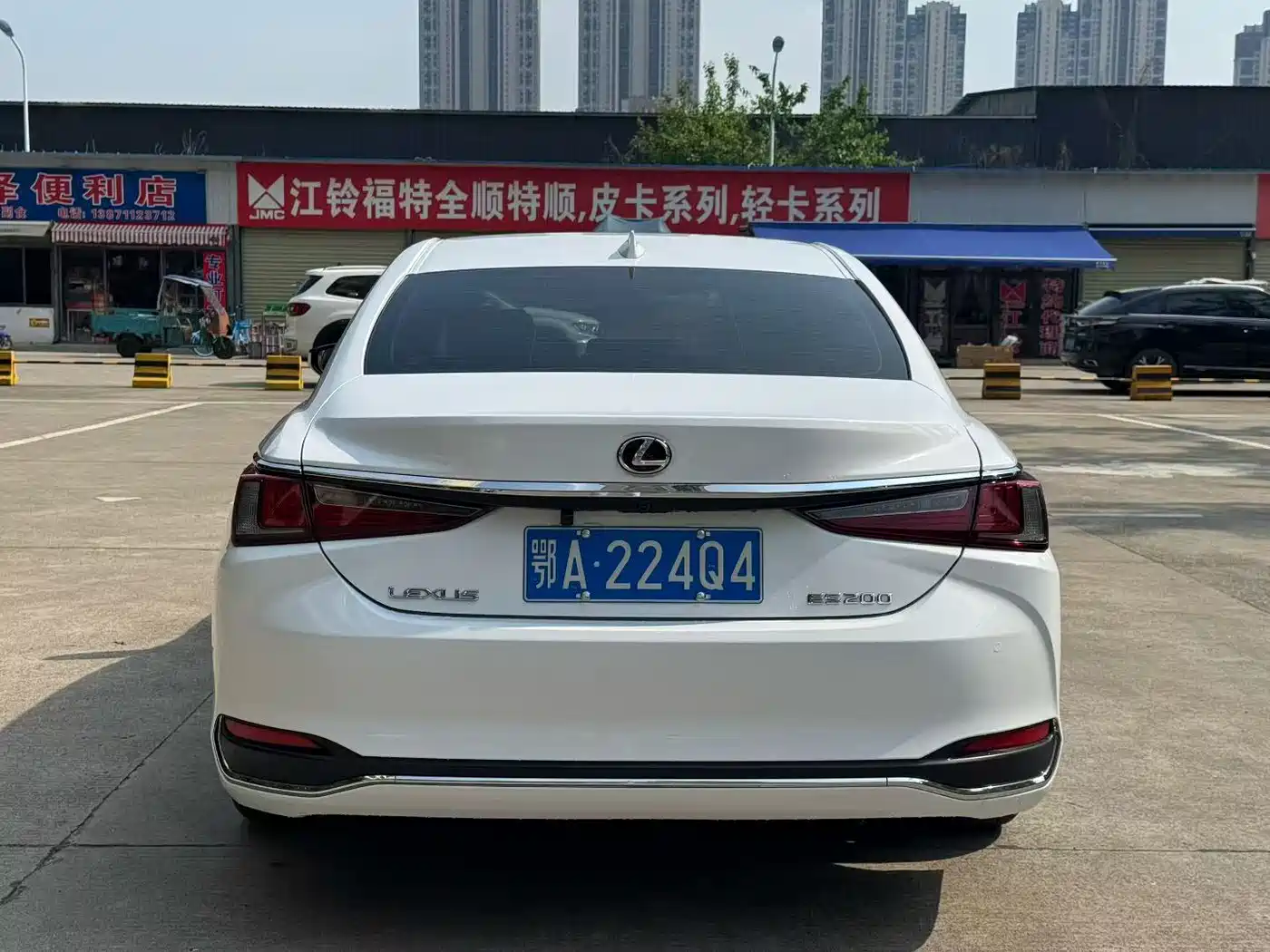 Lexus ES 2020 200 Excellence фото 8