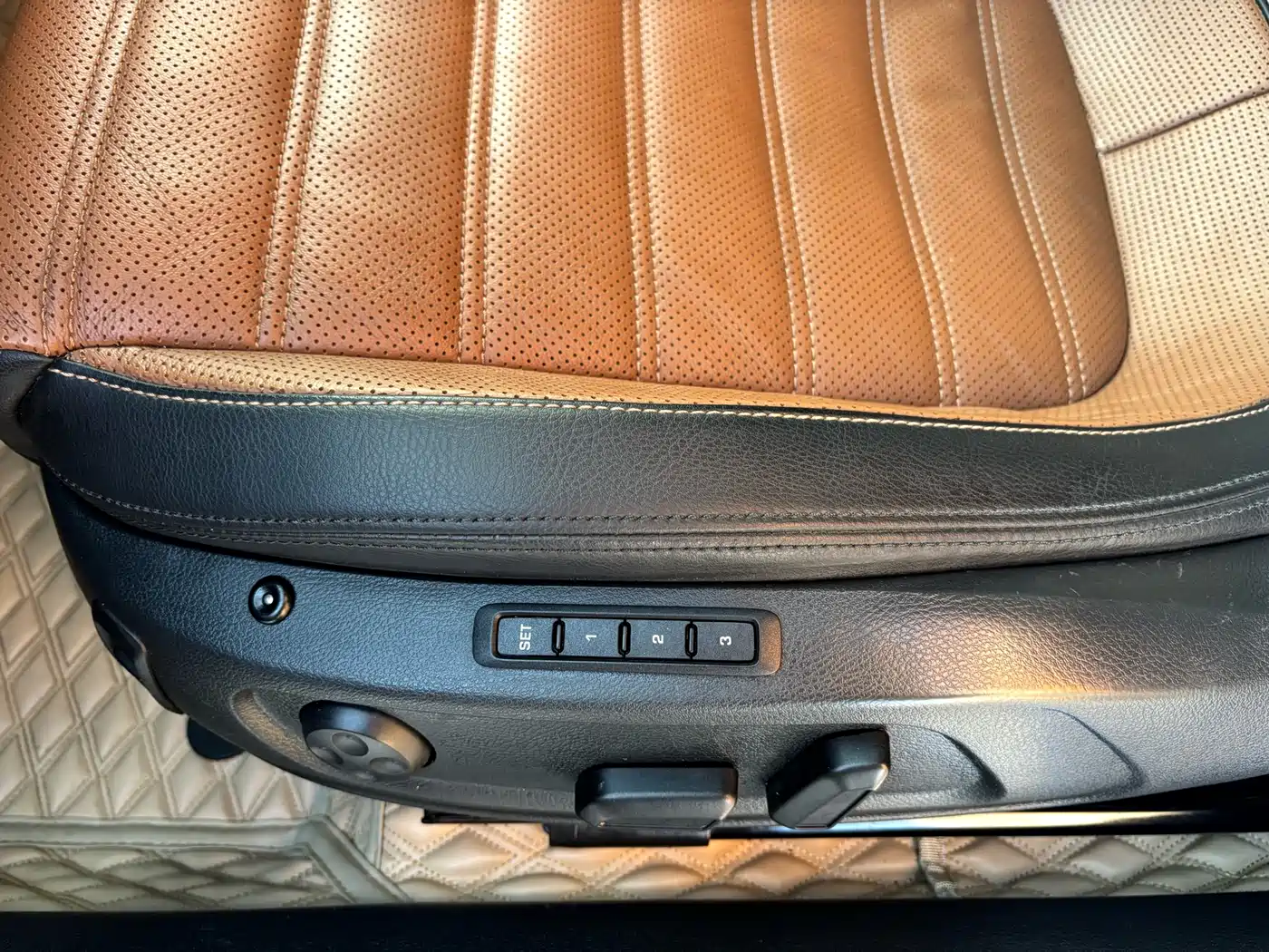 Volkswagen FAW-Volkswagen CC 2015 2.0TSI Supreme Edition фото 23