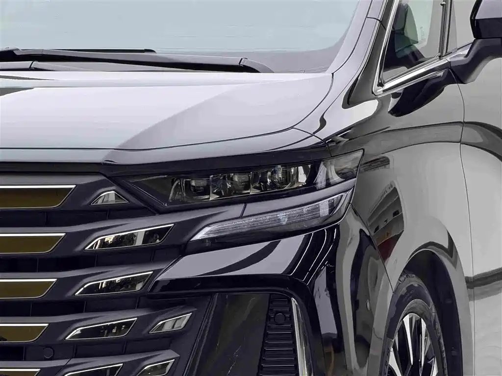 Toyota Vellfire 2026 2024 Crown Hybrid 2.5L Executive Premium Edition