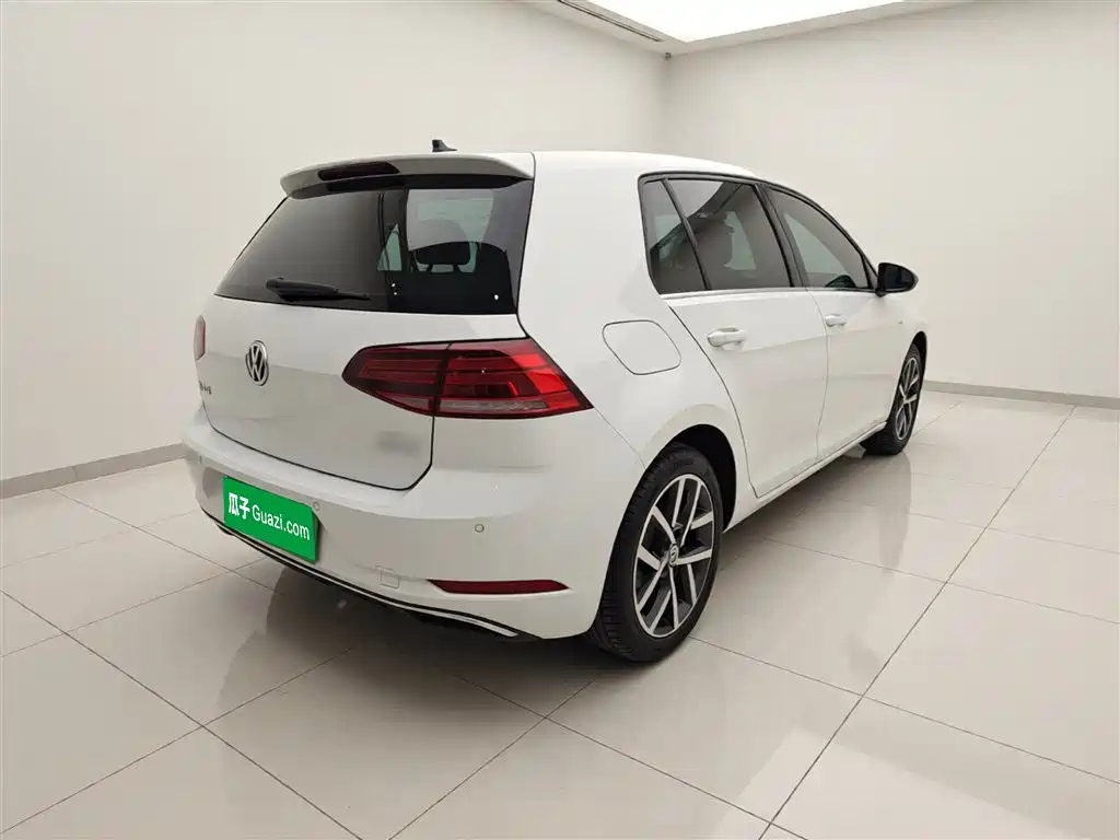 Volkswagen Golf 2020 Beloved Edition 280TSI DSG Comfort фото 7