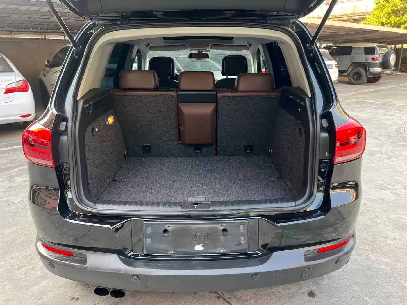 Volkswagen Tiguan 2012 2.0TSI Comfort фото 13