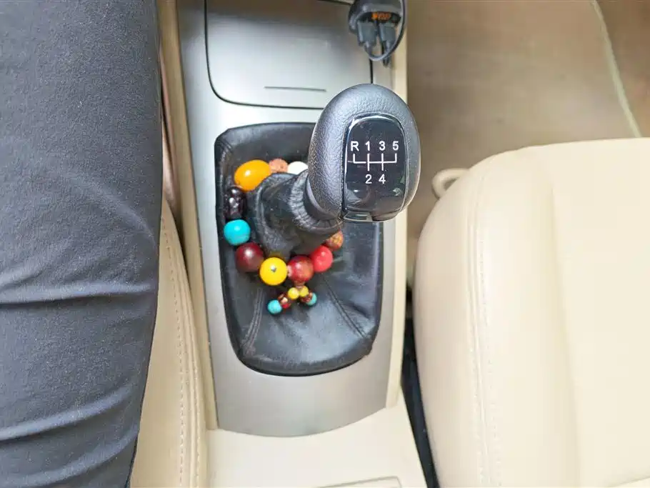 Buick Excelle 2013 1.5L Manual Classic Edition фото 16