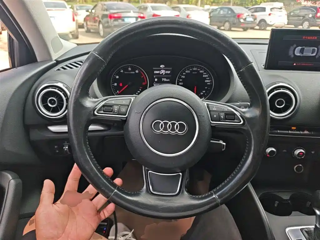 Audi A3 2016 Limousine 35 TFSI Leadership фото 7
