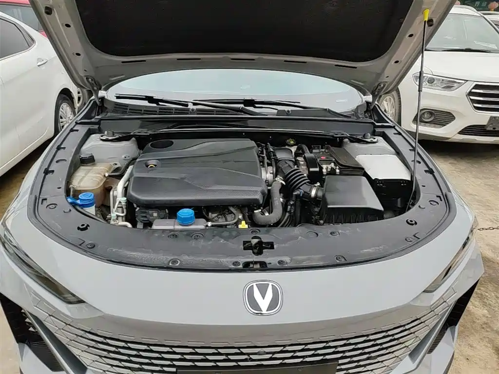 CHANGAN UNI-V