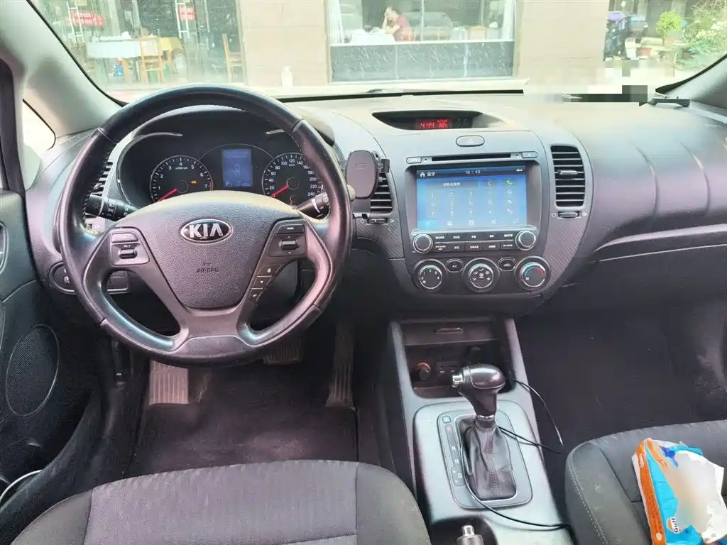 Kia K3 2013 1.6L Automatic GLS фото 5