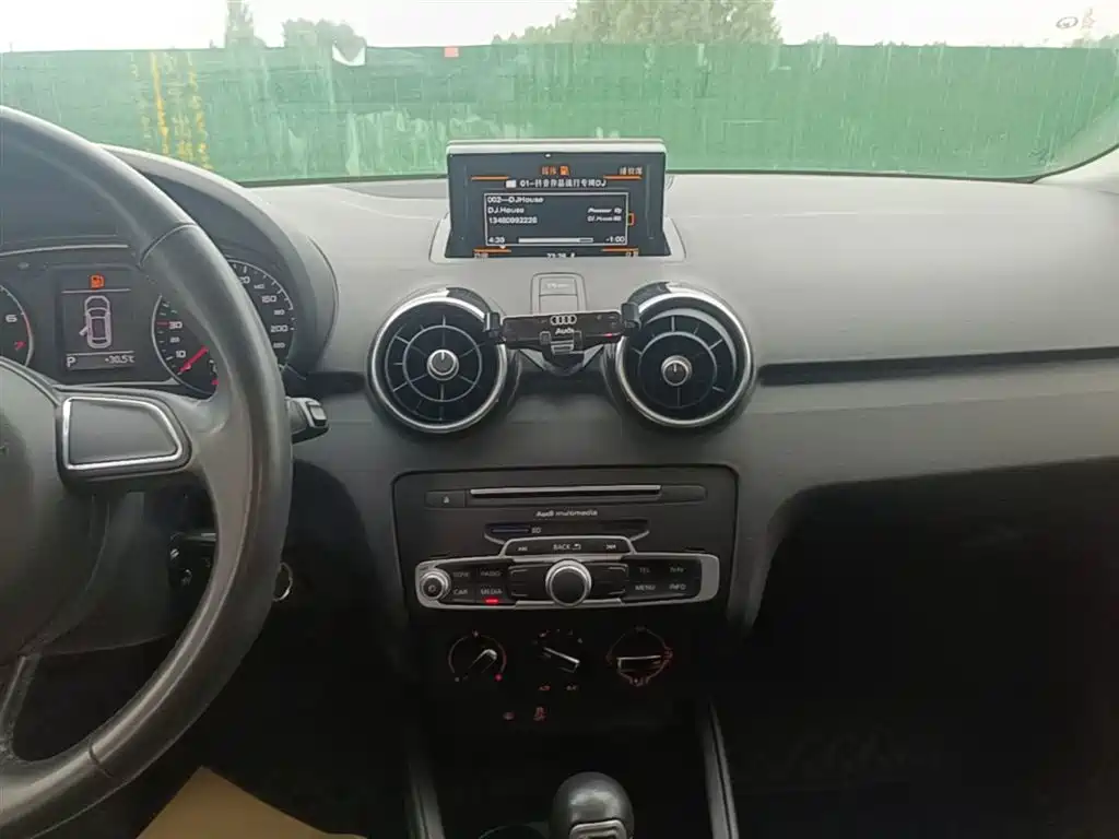 Audi A1 2016 30 TFSI Sportback Design Style Edition фото 13