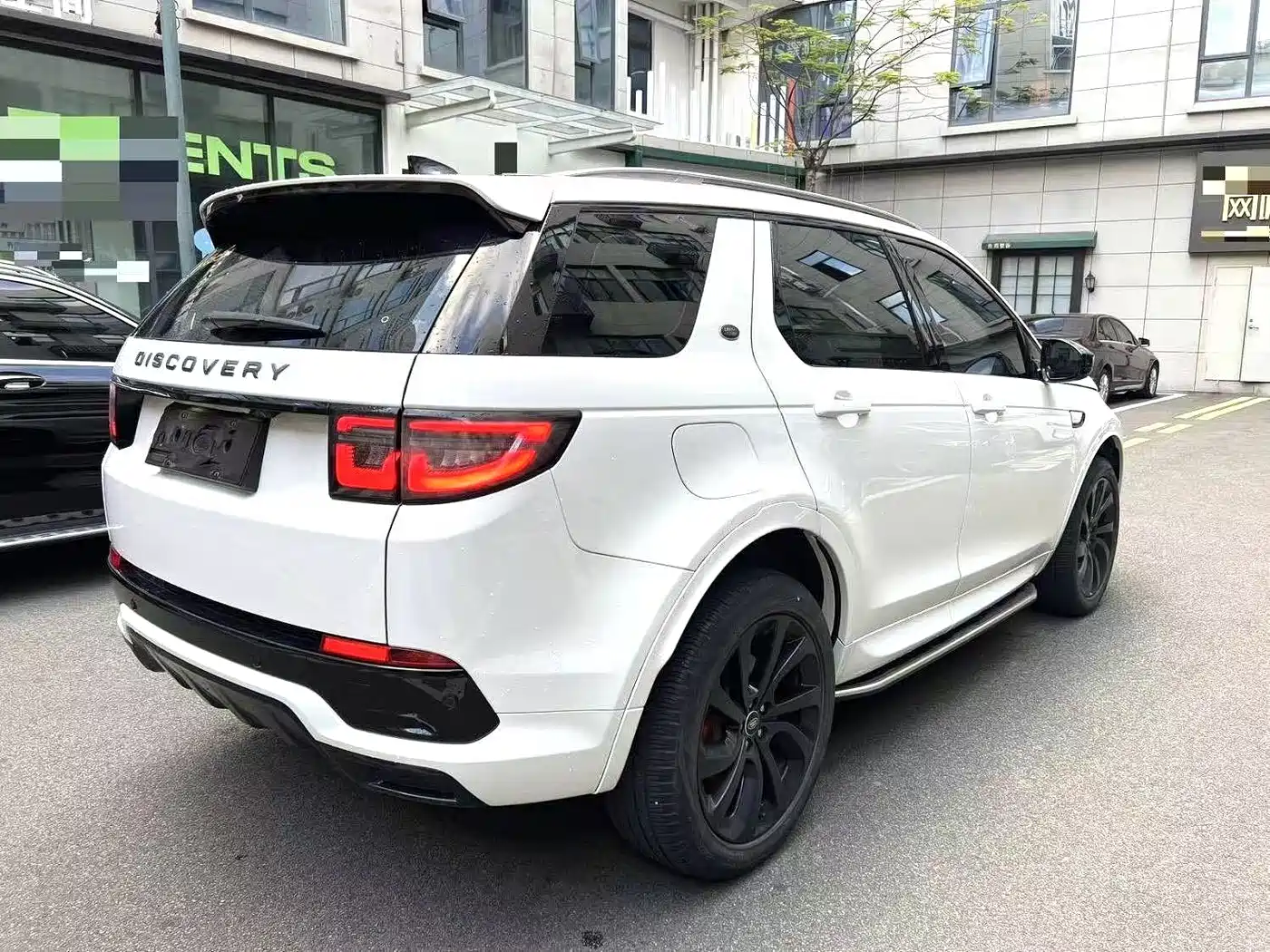 Land Rover Discovery Sport 2022 249PS Metropolis Edition 5-Seater фото 8
