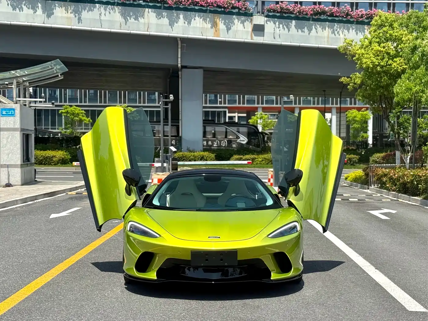 McLaren GT 2023 2023 4.0T Standard Model