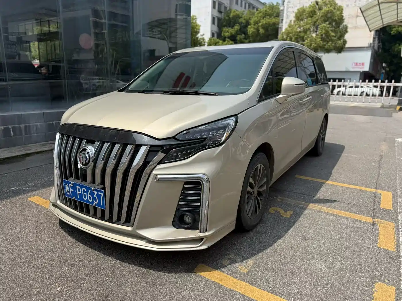 Buick GL8 2020 Model ES Landglory 653T Comfort