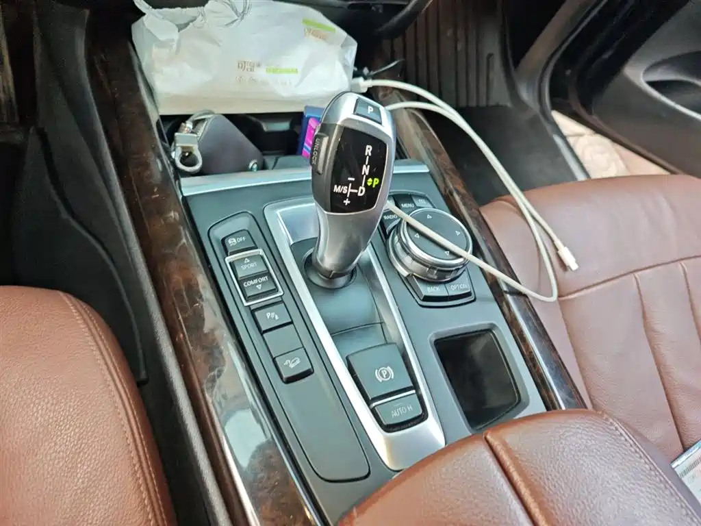 BMW X5 (Import) 2015 xDrive28i фото 15