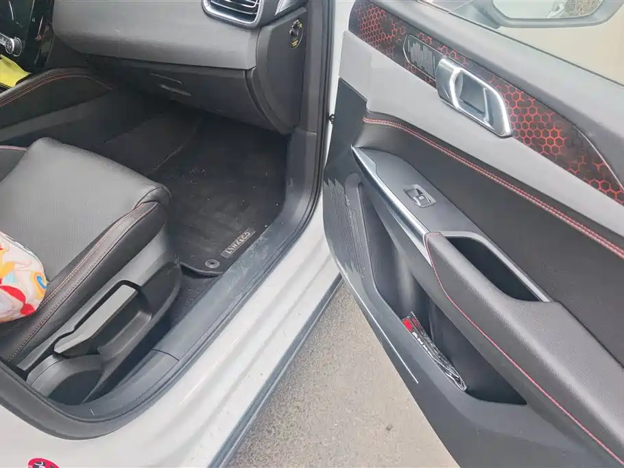 Lynk & Co 02 2019 1.5T DCT 2WD Power Edition China VI фото 8