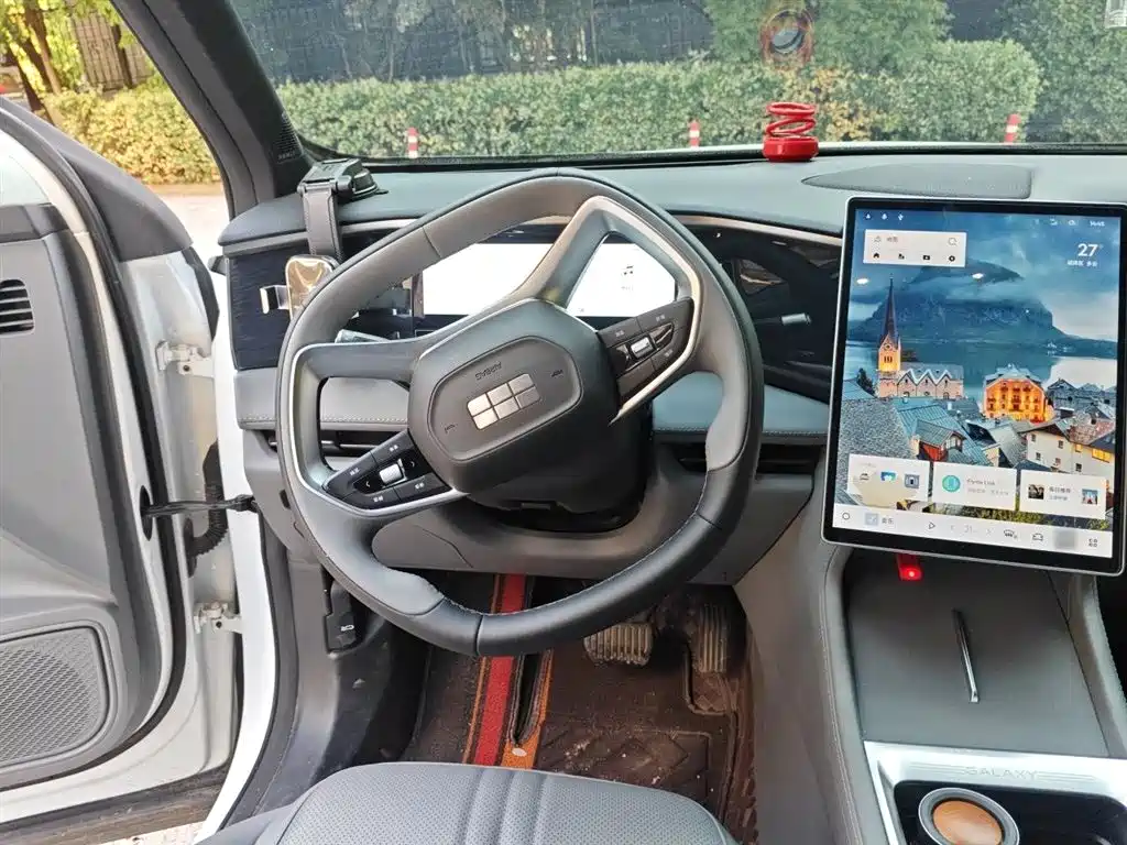 Geely Galaxy Galaxy L7 2025 Model EM-i 115km Long Range Edition фото 7