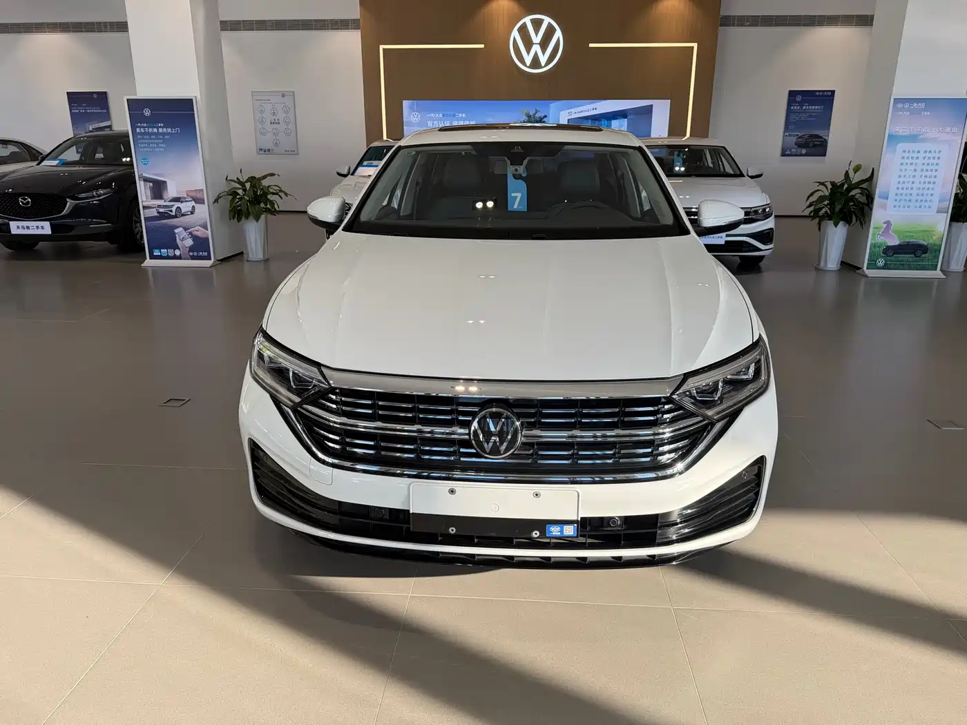 Volkswagen Sagitar 2024 300TSI DSG Surpass Edition фото 2