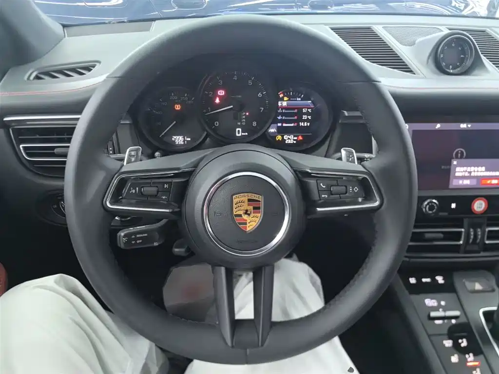 Porsche Macan 2023 Macan T 2.0T фото 11
