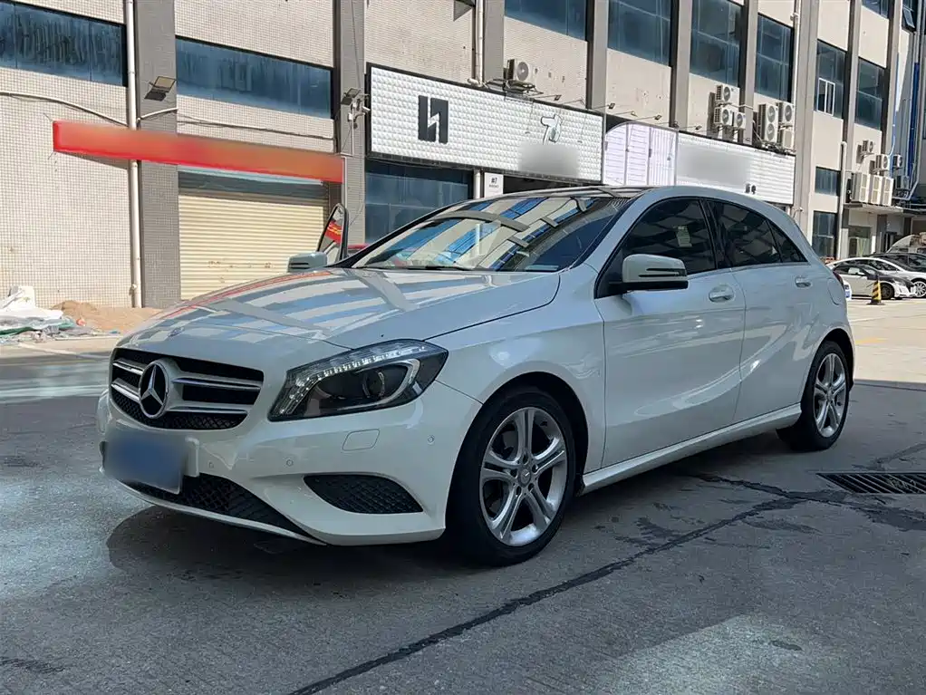 Mercedes-Benz A-Class (Import) 2015 A 180