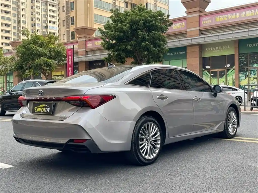 Toyota Avalon 2019 Hybrid 2.5L XLE Premium Edition China VI фото 7