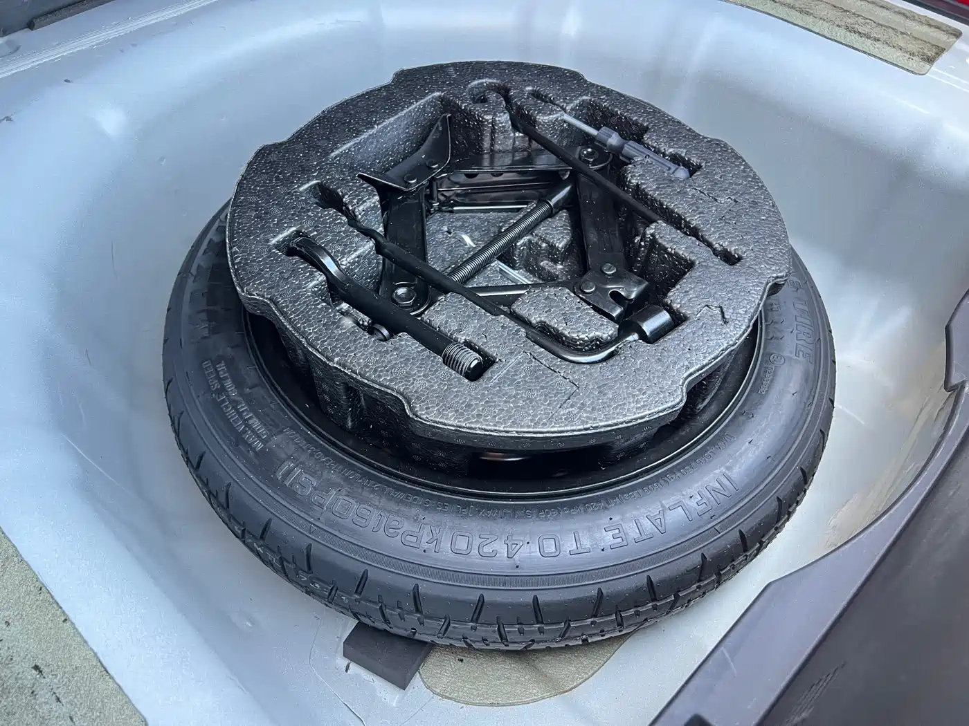Hyundai Sonata 2013 2.0L Automatic Supreme Edition фото 24