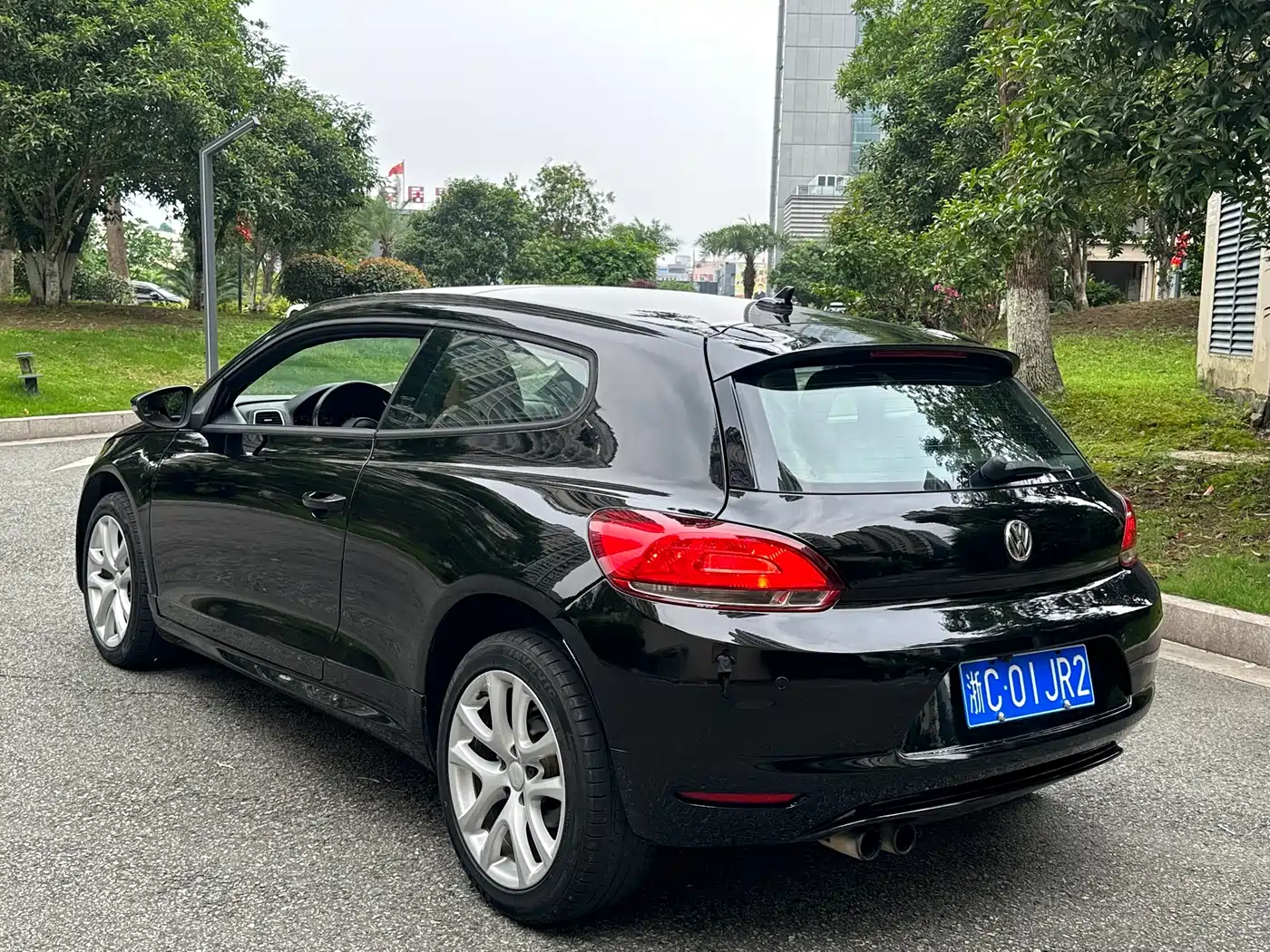 Volkswagen Scirocco 2011 2.0TSI R-Line фото 6
