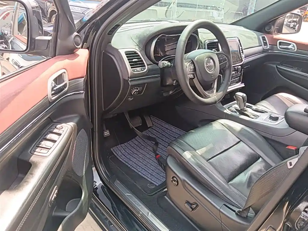 JEEP GRAND CHEROKEE (IMPORTED)