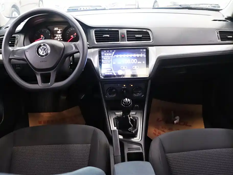 Volkswagen Lavida 2017 1.6L Manual Trend Edition фото 6