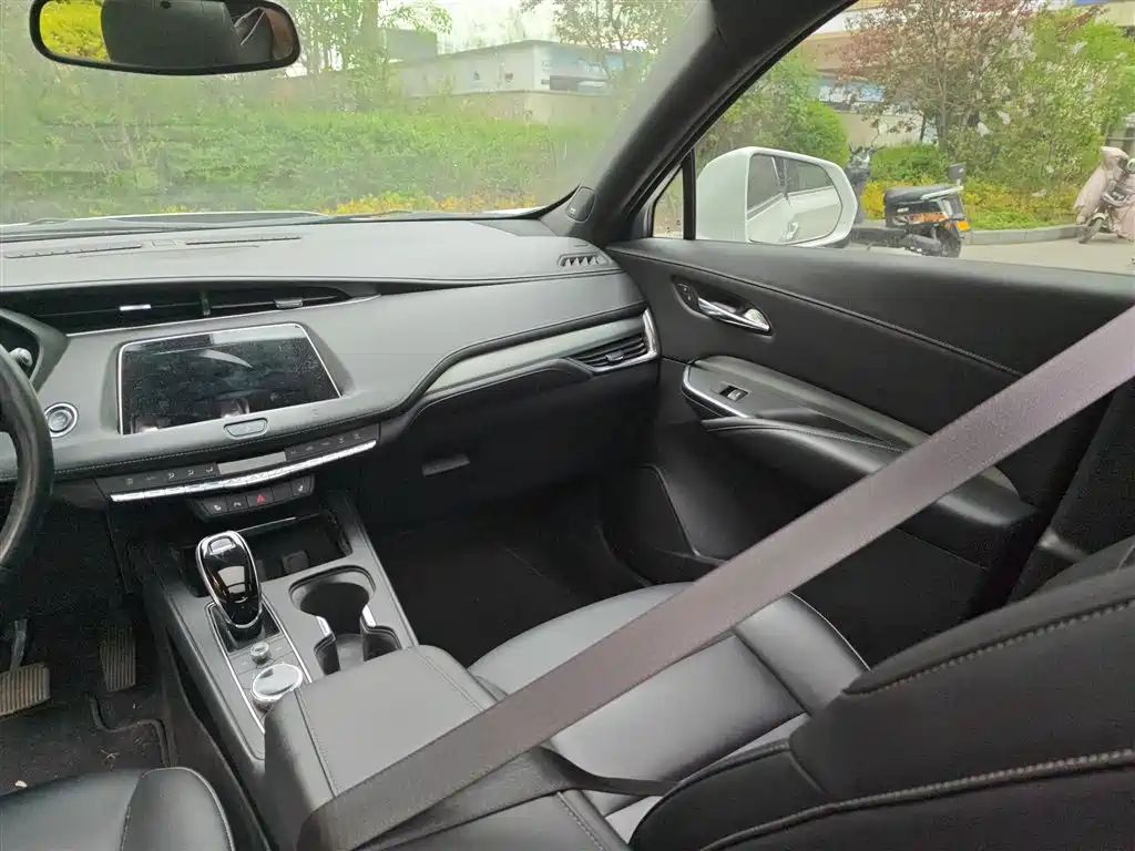 Cadillac XT4 2020 28T FWD Leading Trim фото 17