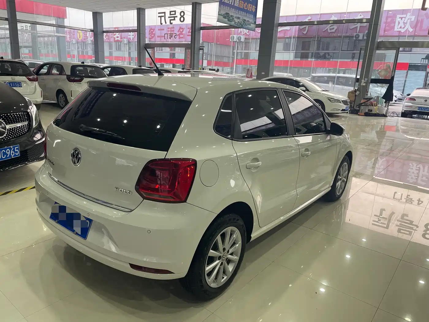 Volkswagen Polo 2014 1.4L Automatic Luxury Edition фото 14