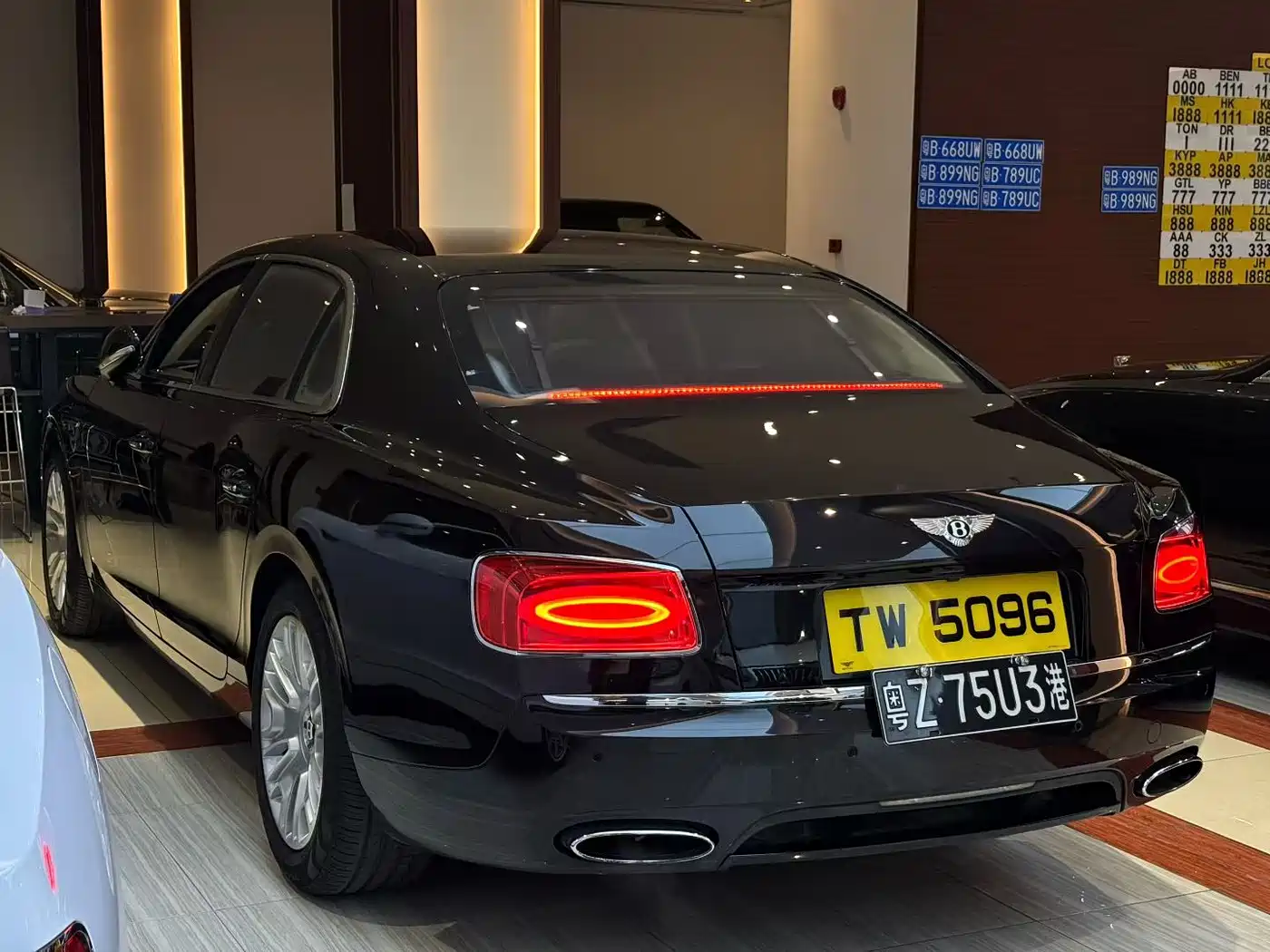 Bentley Flying Spur 2013 6.0T W12 Mulliner фото 4